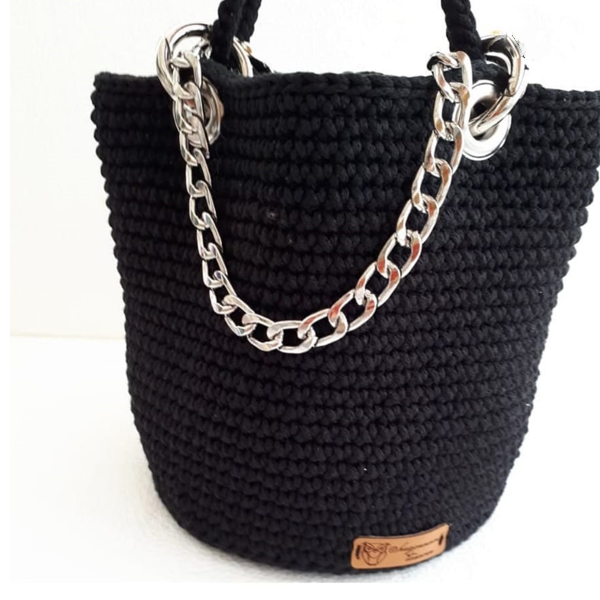 Kuşgözü Detayının El Örgüsü Çantada Kullanımı